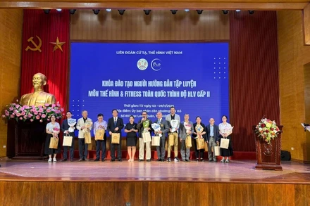 Ông Nguyễn Hồng Minh, Phó Chủ tịch Thường trực Liên đoàn Cử tạ-Thể hình Việt Nam, Trưởng Ban tổ chức khóa học, thay mặt lãnh đạo Liên đoàn cảm ơn Đảng ủy, Ủy ban nhân dân phường Tây Hồ đã phối hợp, hỗ trợ tích cực tổ chức lớp học, qua đó cho thấy sự quan tâm của các cấp chính quyền đối với thể dục thể thao quần chúng.