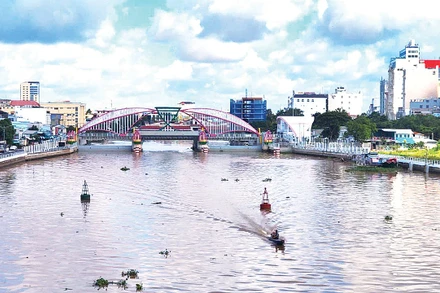 Âu thuyền Cái Khế - một trong những công trình ngăn triều, chống ngập của thành phố Cần Thơ đã phát huy hiệu quả. Ảnh: Phương Bằng