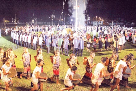 Ngày hội dưới chân núi Bra Yàng.