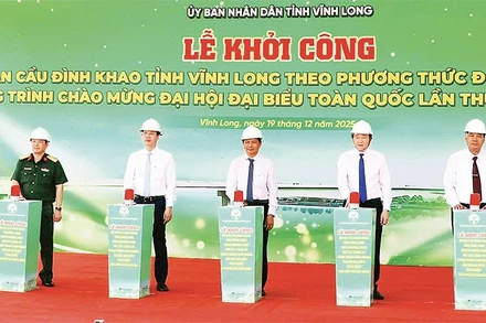 Nghi thức khởi công cầu Đình Khao.