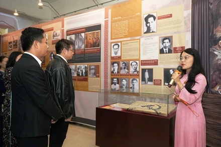 Triển lãm chuyên đề “Đường Cách mạng - đồng chí Hồ Chí Minh tại Trung Quốc”. (Ảnh: Vũ Hoàng)