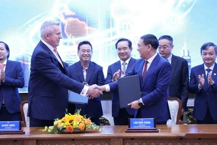 Sở Khoa học và Công nghệ Thành phố Hồ Chí Minh và Công ty Accelerated Infrastructure Capital (AIC) ký kết biên bản hợp tác. (Ảnh: CTV)