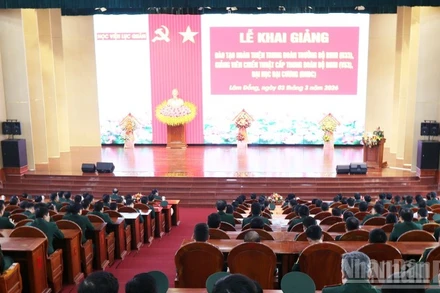 Quang cảnh lễ khai giảng.