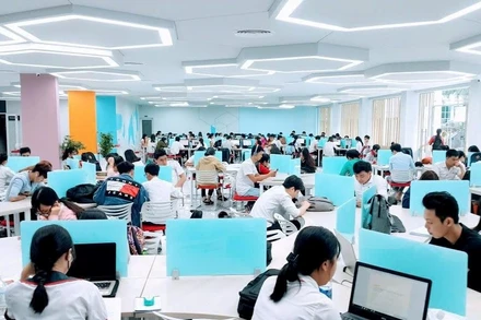 Sinh viên học tập tại Thư viện Trường đại học Công nghiệp Thành phố Hồ Chí Minh. (Nguồn: Website nhà trường)