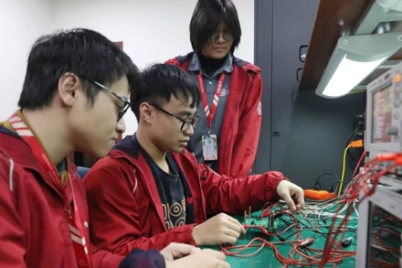 Mô hình Triple Helix, với sự hợp tác chặt chẽ giữa "Nhà nước-viện/trường-doanh nghiệp" được coi là nền tảng tạo nên sự phát triển bền vững trong lĩnh vực R&D. (Ảnh: KHIẾU MINH)