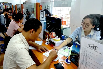 Người lao động cần được bảo đảm đầy đủ quyền lợi theo quy định của pháp luật. (Ảnh VĂN HỌC)