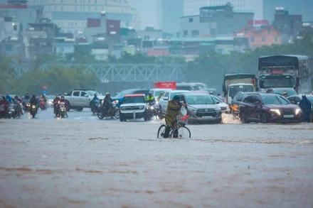Các hình thái thời tiết ngày càng cực đoan buộc các đô thị phải sớm thay đổi cách ứng phó, tăng khả năng chống chịu. (Ảnh THÀNH ĐẠT) 