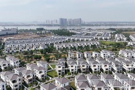 Một dự án nhà ở ven sông Đồng Nai đang được hình thành.