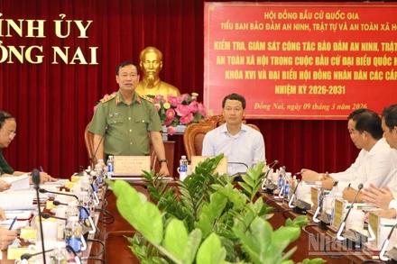 Thượng tướng Lê Tấn Tới phát biểu chỉ đạo tại buổi kiểm tra với Ủy ban Bầu cử tỉnh Đồng Nai.