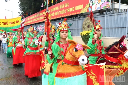 [Ảnh] Độc đáo diễu hành trẩy hội chùa Ông ở Đồng Nai