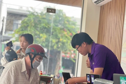 Vấn đề dịch chuyển lao động từ khu vực công sang tư đang là thực trạng cần nghiên cứu và có giải pháp linh động. (Ảnh HAVI TOURIST)