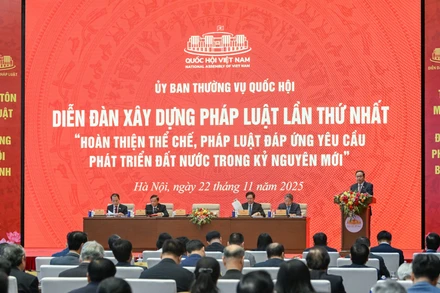 Quang cảnh Diễn đàn xây dựng pháp luật lần thứ nhất. (Ảnh: DUY LINH)