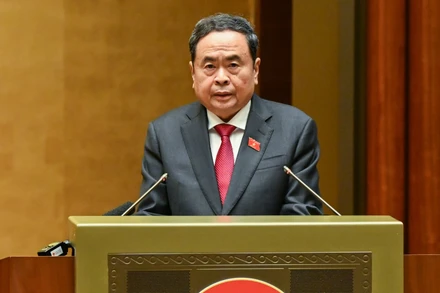 Chủ tịch Quốc hội Trần Thanh Mẫn chủ trì phiên họp sáng 10/11. (Ảnh: DUY LINH)