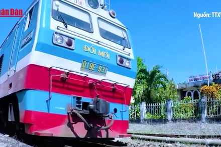 [Video] Linh hoạt giá vé, đường sắt hút khách dịp cao điểm hè