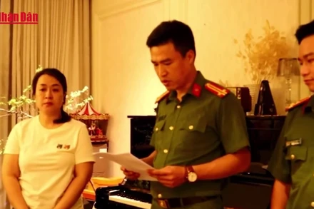 [Video] Tạm giữ chủ shop trốn thuế với doanh thu hơn 800 tỷ đồng