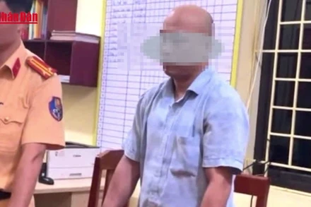 [Video] Khai trừ Đảng Phó Bí thư xã lái xe biển xanh tông 1 trẻ tử vong