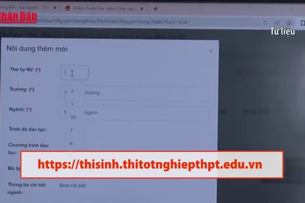 [Video] Thí sinh trúng tuyển đại học, cao đẳng bắt đầu xác nhận nhập học trên hệ thống chung