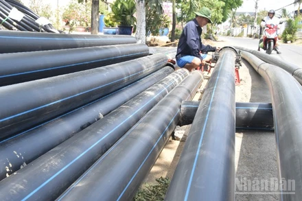 Công ty trách nhiệm hữu hạn một thành viên cấp nước Tiền Giang nâng cấp tuyến cống phục vụ nước cho người dân xã Gia Thuận (tỉnh Đồng Tháp).