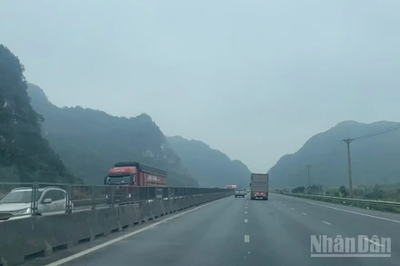 Dự báo nhiều nơi ở miền bắc sáng sớm có sương mù và sương mù nhẹ rải rác. (Ảnh minh họa: Đ.T)