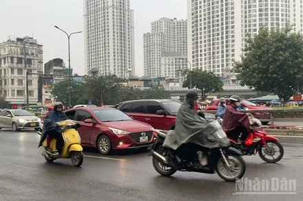 Dự báo khu vực Hà Nội mưa nơi vài nơi, sáng sớm có mưa phùn và sương mù rải rác. (Ảnh minh họa: Đ.T)