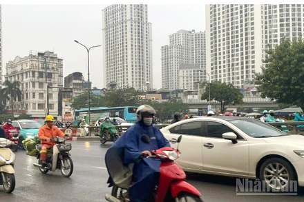 Dự báo khu vực Hà Nội có mưa, mưa rào rải rác và có nơi có dông. (Ảnh: Đ.T)