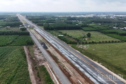 Dự án thành phần 3, đường Vành đai 3-Thành phố Hồ Chí Minh thi công đạt gần 50% khối lượng.