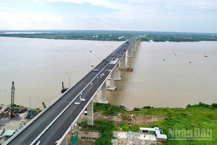 Cầu Nhơn Trạch trên tuyến Vành đai 3, nối tỉnh Đồng Nai với Thành phố Hồ Chí Minh.