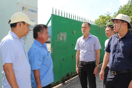 Đoàn lãnh đạo Thành ủy Biên Hòa tiến hành khảo sát việc xử lý các doanh nghiệp tại khu vực 72ha phường Phước Tân.