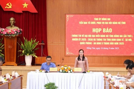 Quang cảnh buổi họp báo.