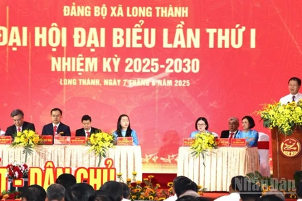 Bí thư Tỉnh ủy Đồng Nai Vũ Hồng Văn phát biểu chỉ đạo tại Đại hội.