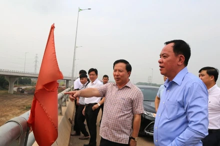 Lãnh đạo tỉnh Đồng Nai kiểm tra nút giao kết nối Quốc lộ 51 với sân bay Long Thành.