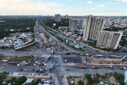 Nút giao An Phú thành phố Thủ Đức, Thành phố Hồ Chí Minh nhìn từ trên cao. (Ảnh: THẾ ANH)
