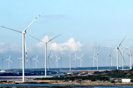 Phát triển điện gió ở khu vực nam Khánh Hòa. (Ảnh NGUYỄN TRUNG)