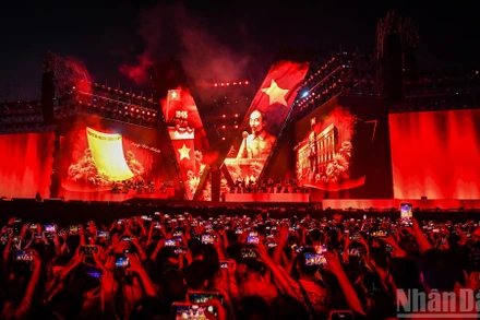 Chương trình chính luận nghệ thuật Tổ quốc trong tim là điểm sáng văn hóa trong năm 2025.