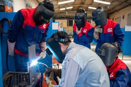 Hàn điện là một trong những ngành "khát" lao động tại nhiều quốc gia.