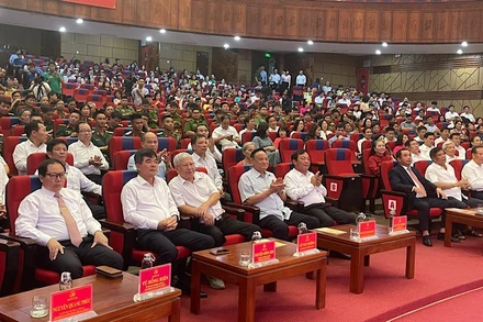 Các đại biểu dự Lễ kỷ niệm 85 năm Ngày thành lập Đảng bộ tỉnh Hải Dương.