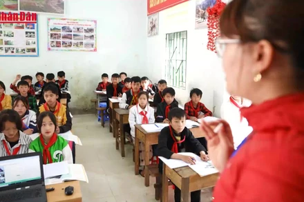 [Video] Đề xuất hỗ trợ học sinh nội trú vùng biên 1,17 triệu đồng tiền ăn mỗi tháng