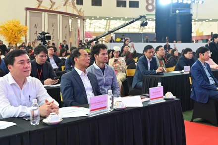 Phó Thủ tướng Bùi Thanh Sơn dự tổng duyệt Lễ bế mạc Hội chợ Mùa Xuân 2026.