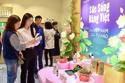 Khai mạc Không gian trưng bày, livestream “Sức sống hàng Việt” lần thứ 2.