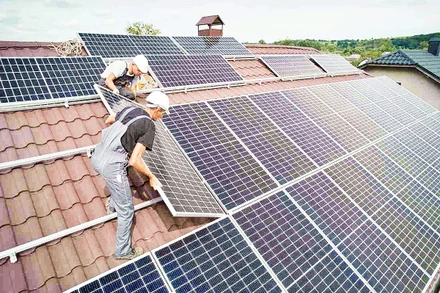 Việc tháo dỡ, thu gom pin mặt trời cũng phải tuân thủ nhiều tiêu chuẩn cụ thể. Nguồn: Greenbuldingcanada