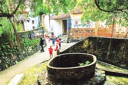 Giếng cổ còn lưu dấu những câu chuyện huyền bí. Ảnh: tư liệu