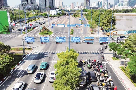 Đại lộ Mai Chí Thọ – nơi triển khai làn đường ưu tiên cho xe đạp. Ảnh: Anh Tú