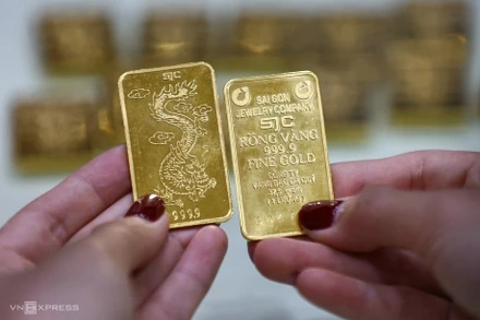 Vàng miếng SJC.