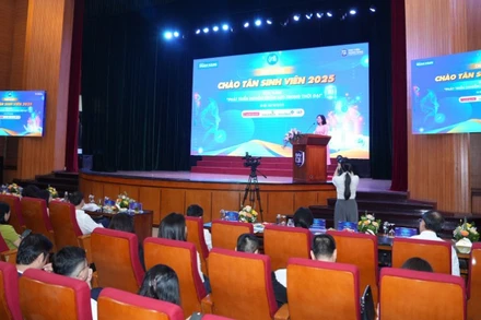 Quang cảnh buổi tọa đàm.