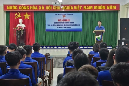 Quang cảnh buổi lễ ra quân.