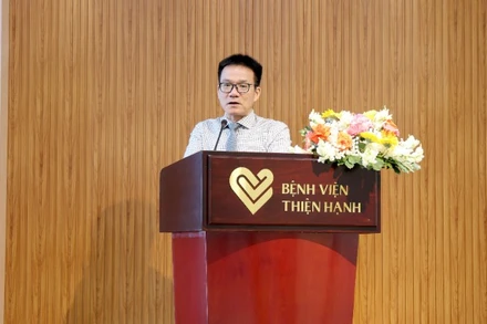 Phó Giáo sư, Tiến sĩ, bác sĩ Lê Minh Khôi, Trưởng Phòng Khoa học và Đào tạo, Bệnh viện Đại học Y Dược Thành phố Hồ Chí Minh phát biểu tại hội thảo.