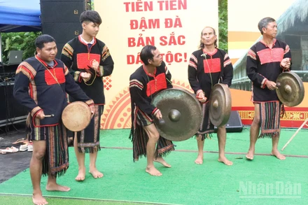 Tại Tuần Di sản văn hóa các dân tộc tỉnh Đắk Lắk năm 2025 sẽ diễn ra từ ngày 18 đến 23/11, điểm nhấn là Liên hoan Văn hóa Cồng chiêng và nhạc cụ truyền thống. 