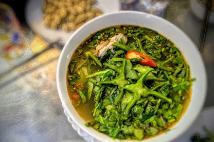 Dư vị bất ngờ từ gai góc.