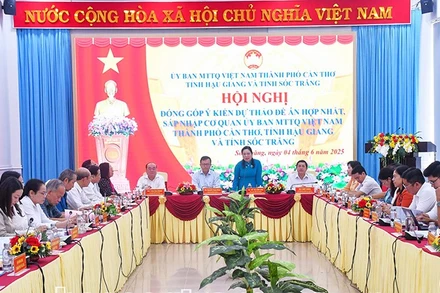 Phó Bí thư Thường trực Tỉnh ủy Sóc Trăng Hồ Thị Cẩm Đào phát biểu tại hội nghị.