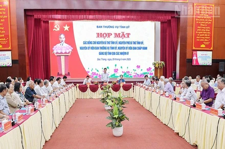 Quang cảnh buổi họp mặt.